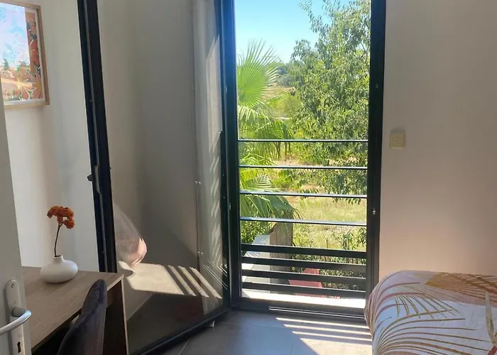 Maison Jardin Tram,mer 15mn Voiture Σπίτι διακοπών