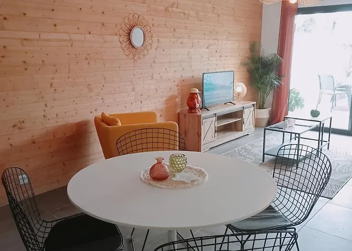 Maison Jardin Tram,mer 15mn Voiture Σπίτι διακοπών *